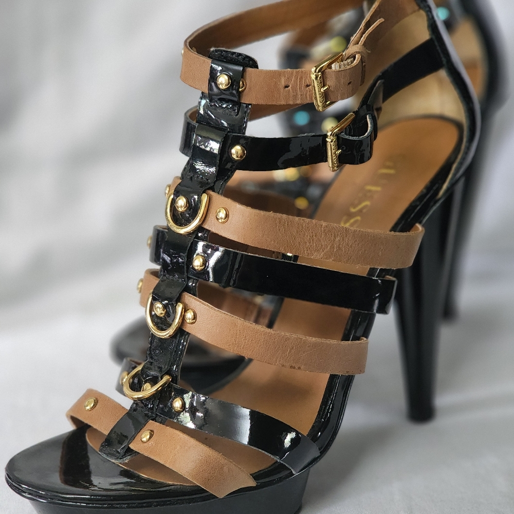 Guess Black and Tan Heels Size 6.5